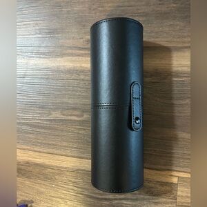 Travel makeup brush case